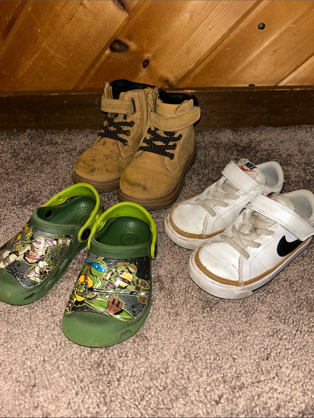 Toddler boys size 8 crocs, nike legacy & boots bundle!!